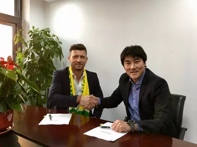 在这件事之后，加里-内维尔认为可能是波特要求的切尔西解雇他，内维尔在采访中说道：“我认为波特是个好人，可能是他自己要求的切尔西解雇他。